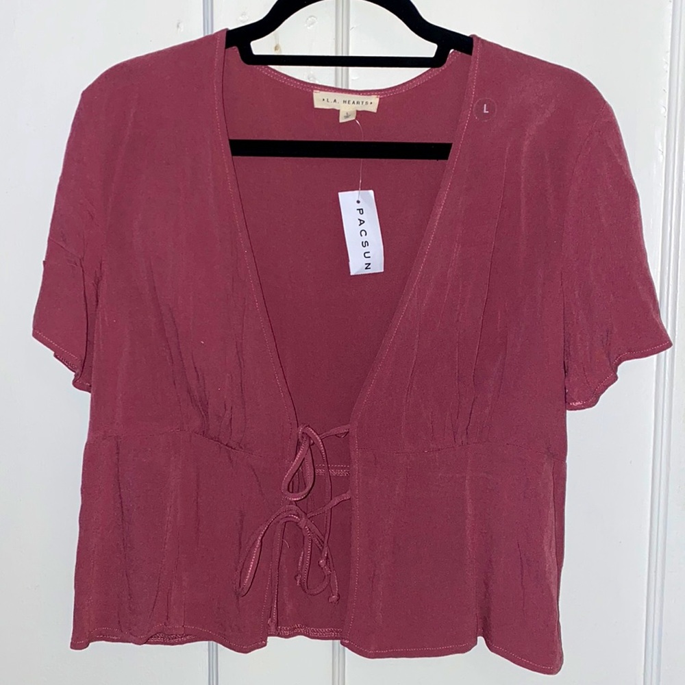 lightweight tie-front top